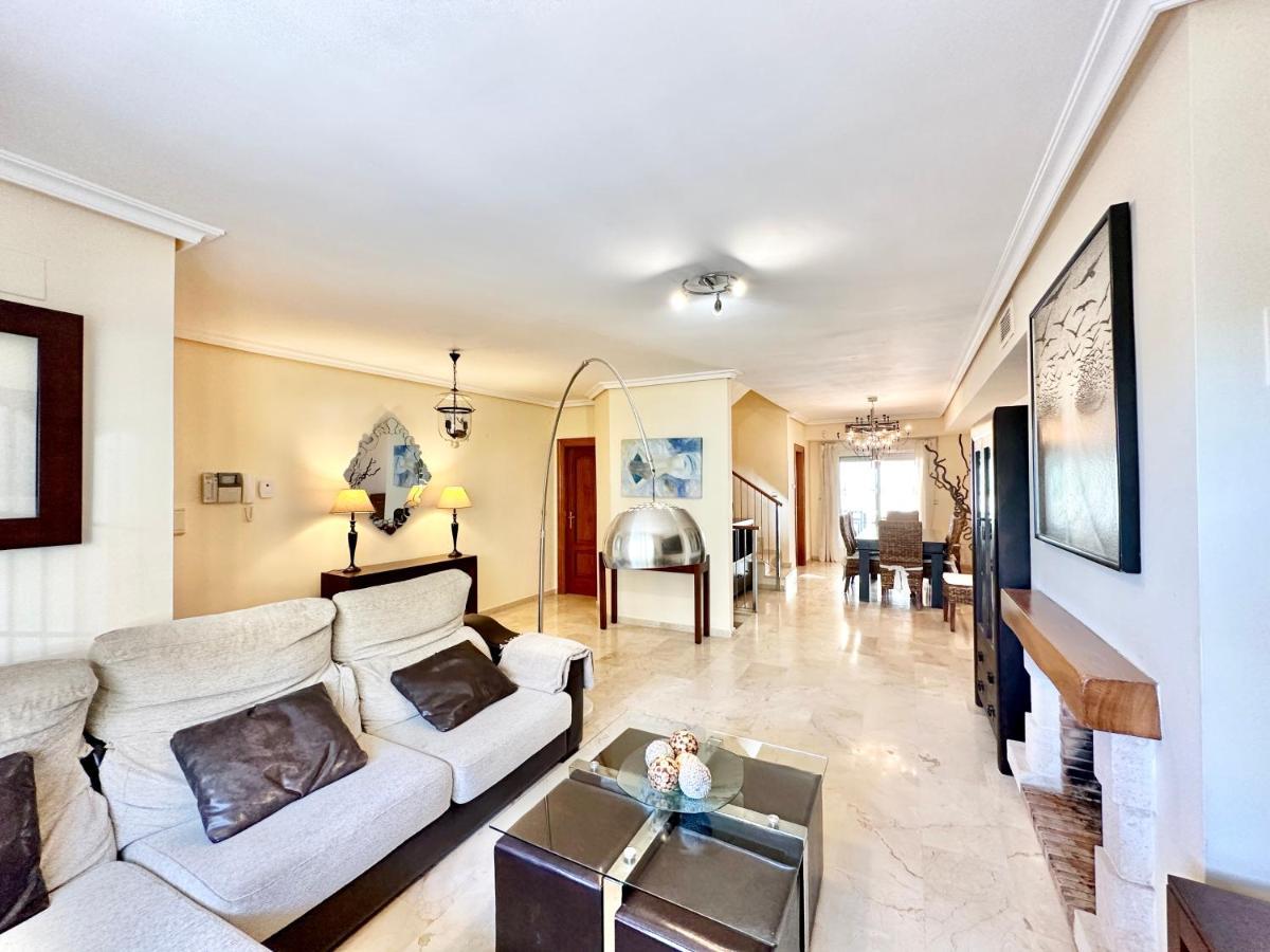 El Arenal Townhouse By The With Swimming Pool - Eaw Homes Rumah liburan