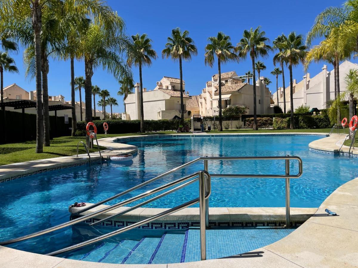 El Arenal Townhouse By The With Swimming Pool - Eaw Homes