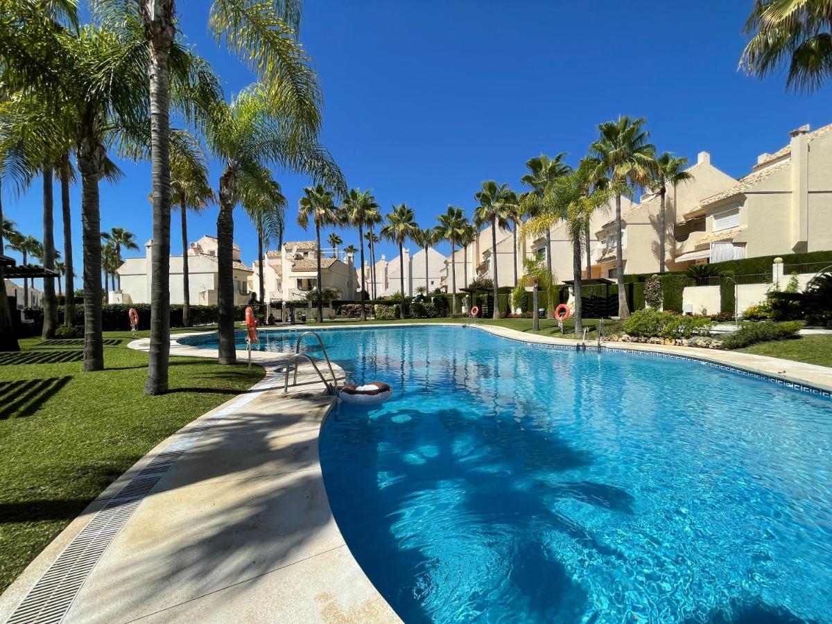 El Arenal Townhouse By The With Swimming Pool - Eaw Homes Ferienhaus Marbella