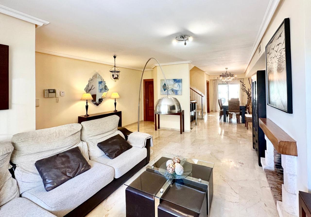 Hébergement de vacances El Arenal Townhouse By The With Swimming Pool - Eaw Homes